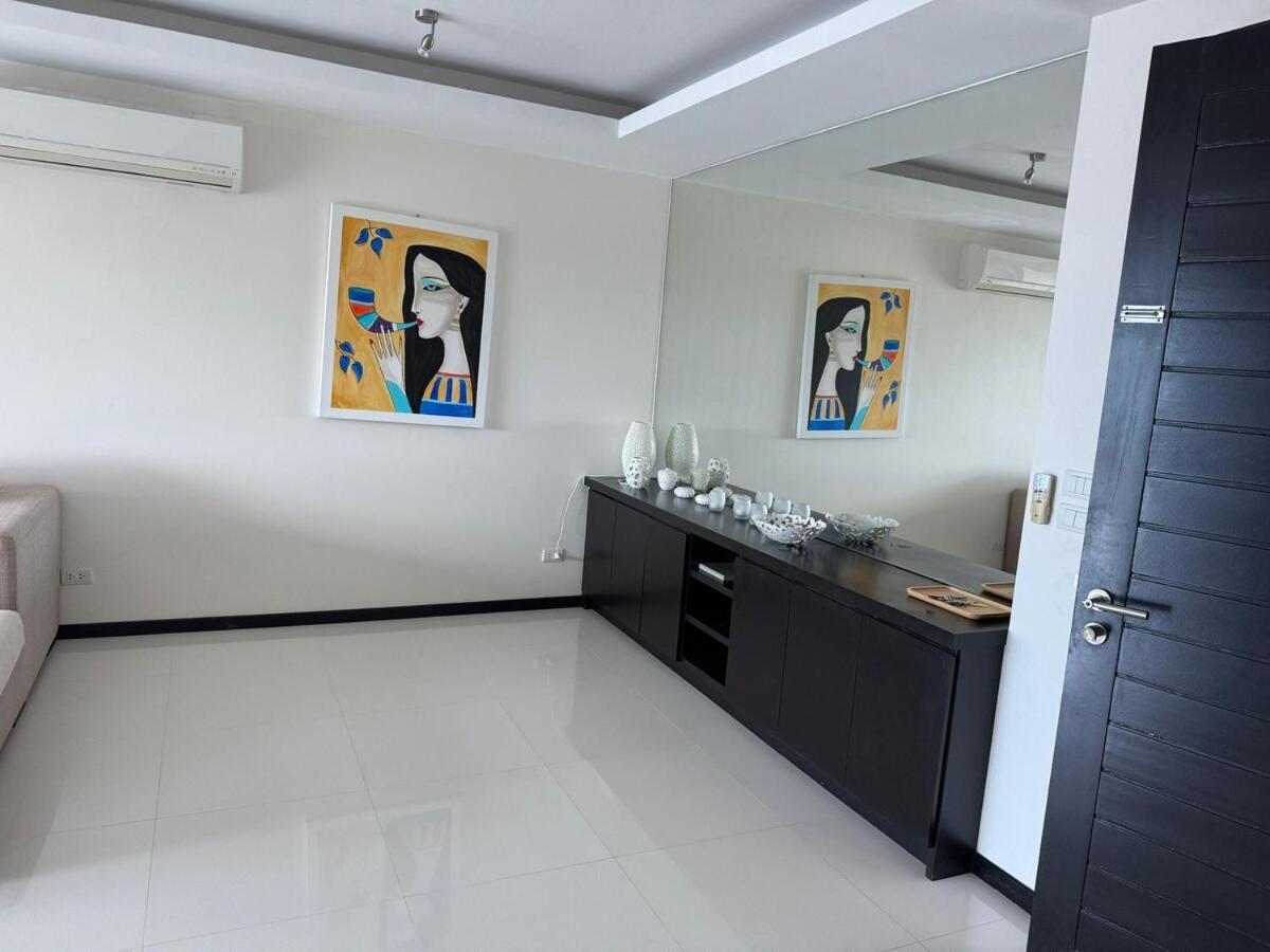 Modern 2-Bedroom Condo In Kamala Near The Beach Екстериор снимка
