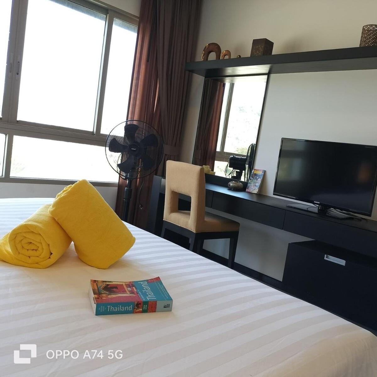 Modern 2-Bedroom Condo In Kamala Near The Beach Екстериор снимка